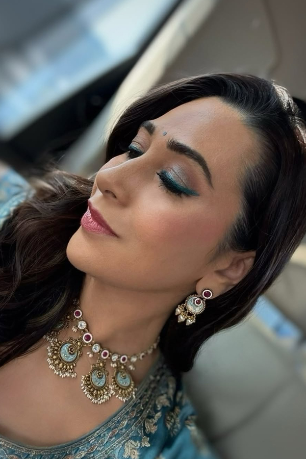 Karisma-Kapoor-4.jpg 5