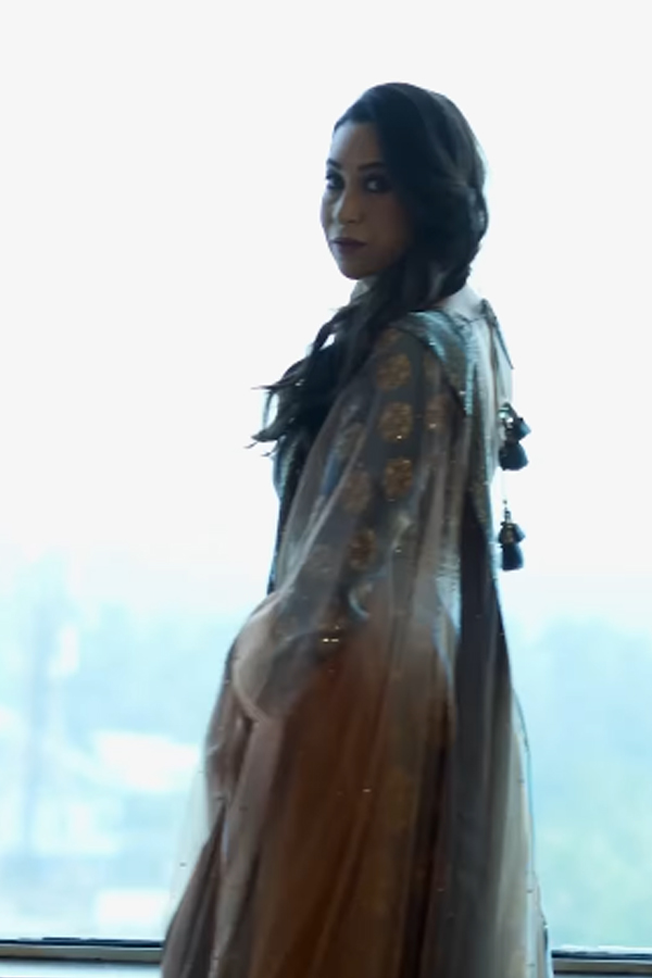 Karisma-Kapoor-6.jpg 7