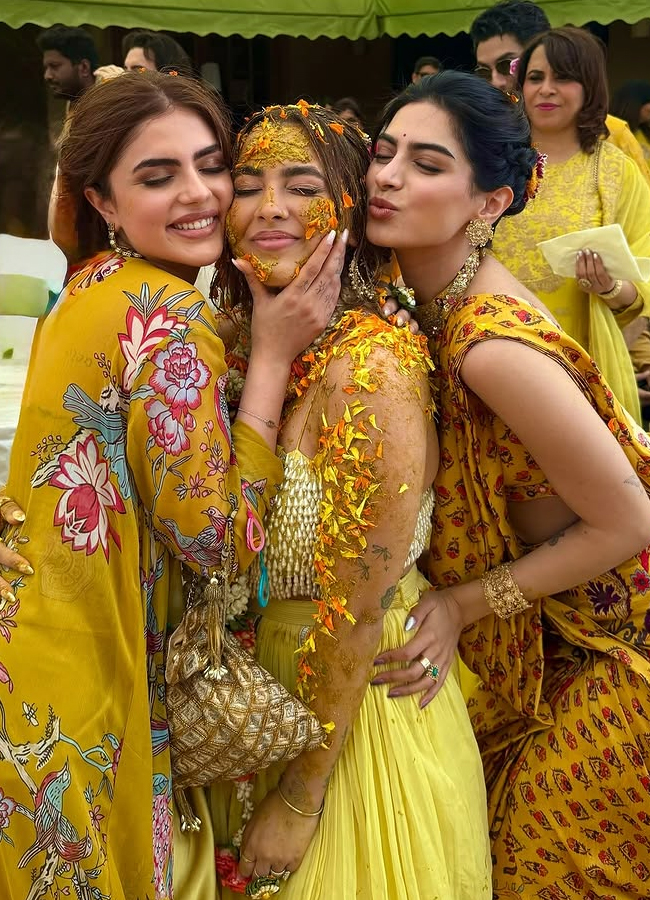 Kushi_20kapoor_20haldi_20cermeony15.jpg 15