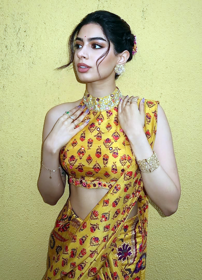 Kushi_20kapoor_20haldi_20cermeony5.jpg 6