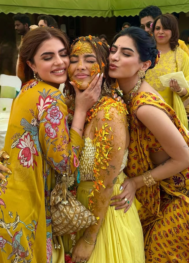 Kushi_20kapoor_20haldi_20cermeony6.jpg 7