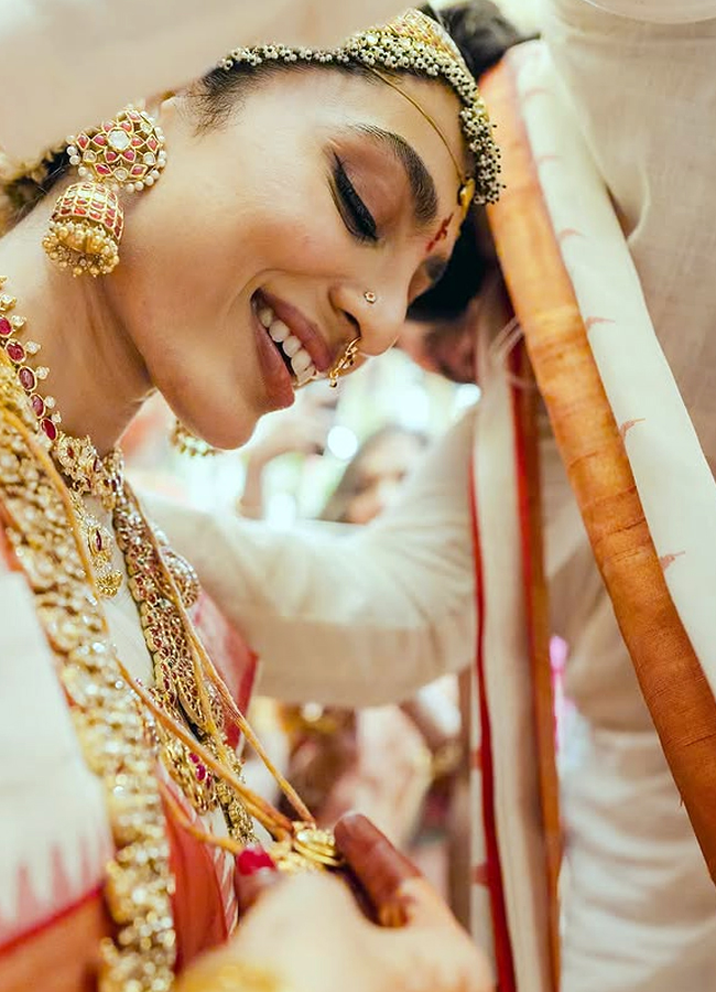 Nagachaitanya_20and_20sobhitha_20marriage_20song3.jpg 4