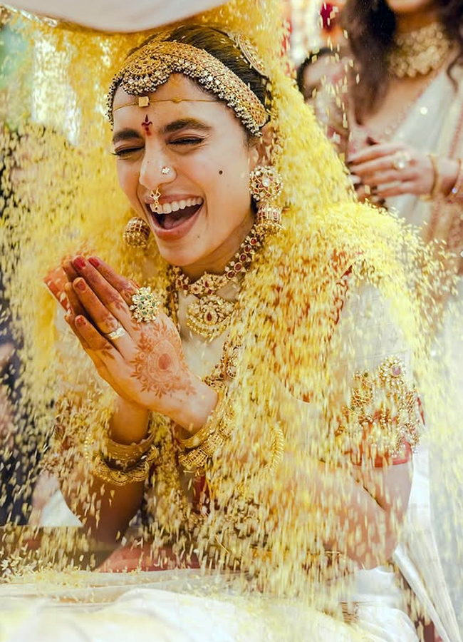 Nagachaitanya_20and_20sobhitha_20marriage_20song6.jpg 7