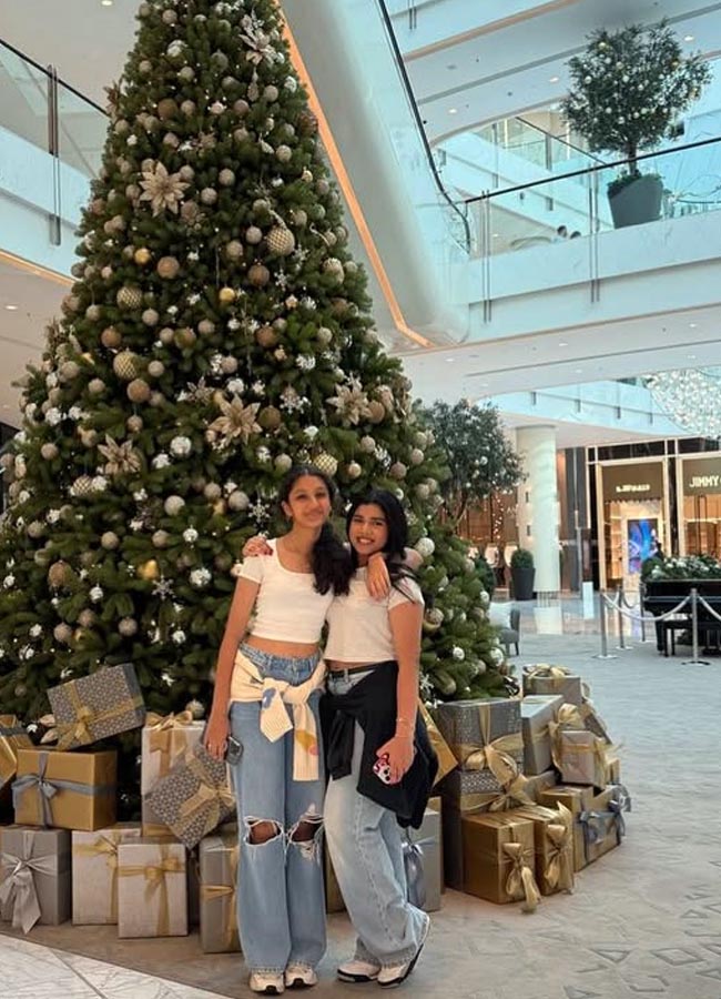 Sitara_20in_20dubai3.jpg 4
