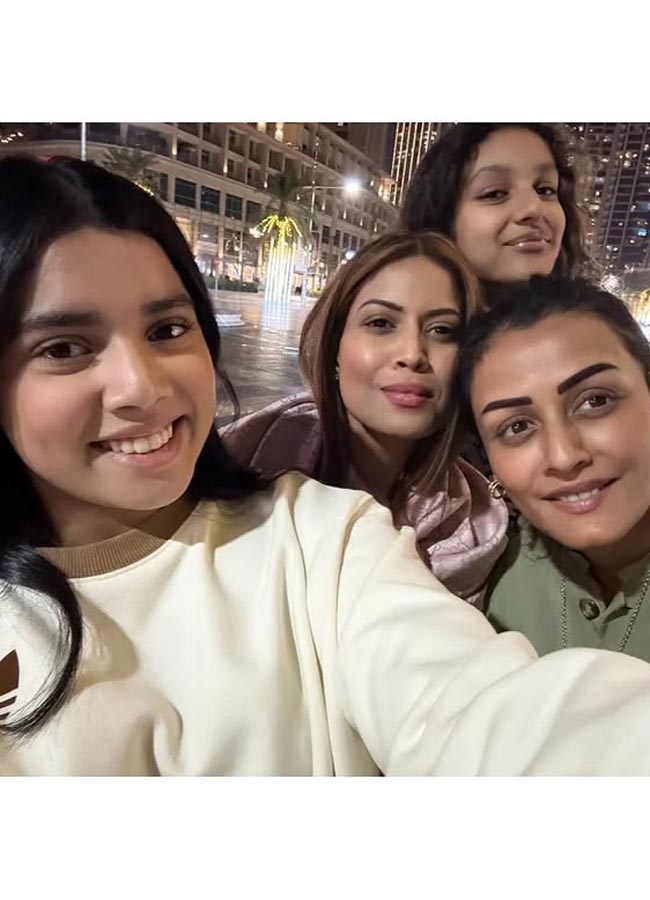 Sitara_20in_20dubai5.jpg 6