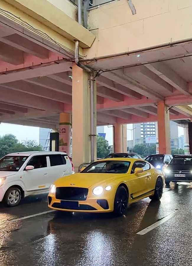 Zomato_20Ceo_20cars9.jpg 10