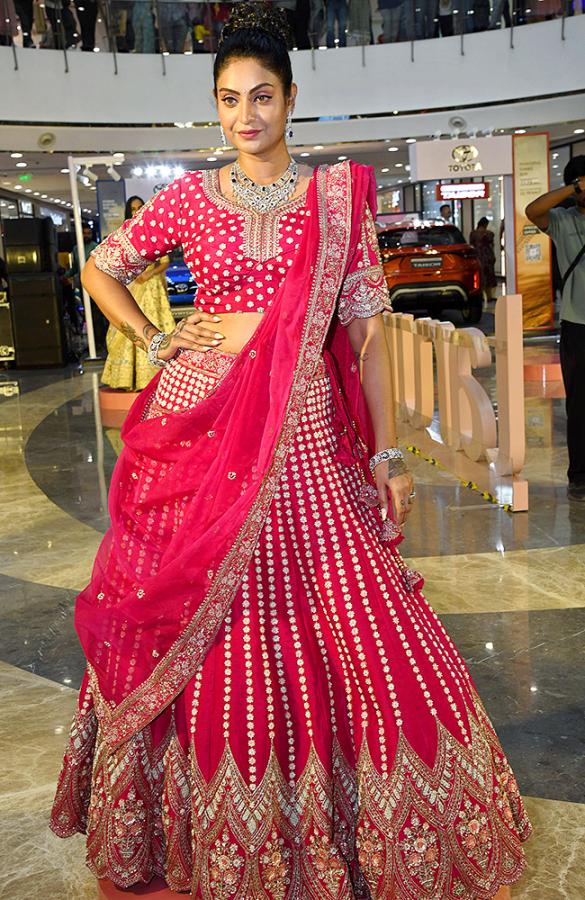 Hyderabad-Models-shine-at-ethnic-fashion-show-photos_-20.jpg 14