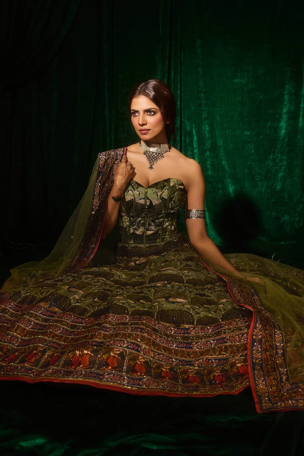 Malavika-Mohanan-2.jpg 3