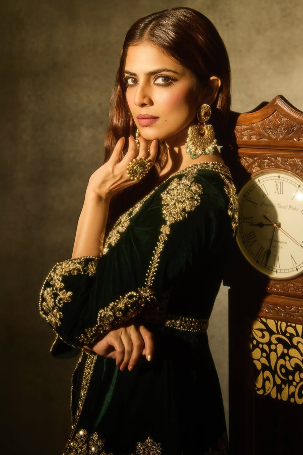 Malavika-Mohanan-9.jpg 10