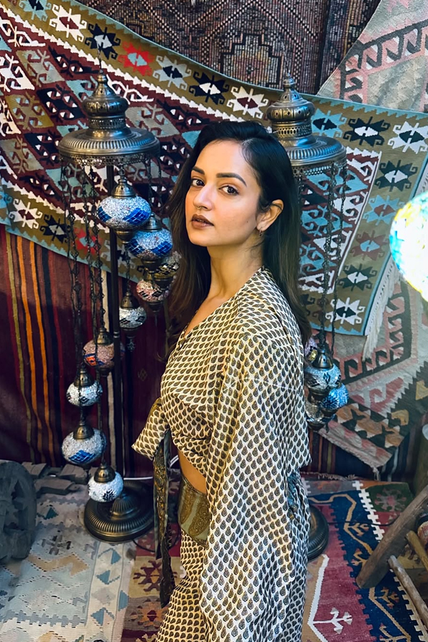 Shanvi-Srivastava-10.jpg 11