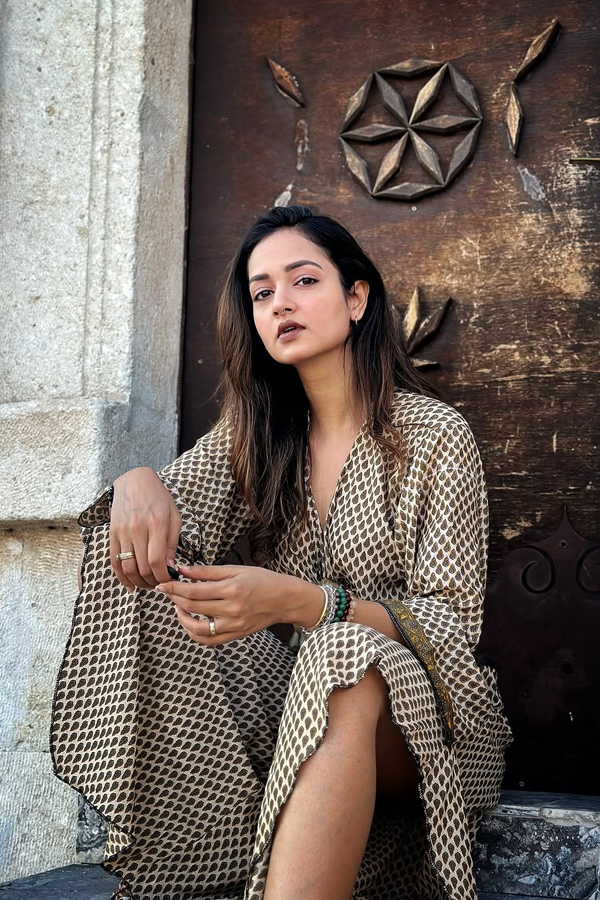 Shanvi-Srivastava-11.jpg 12