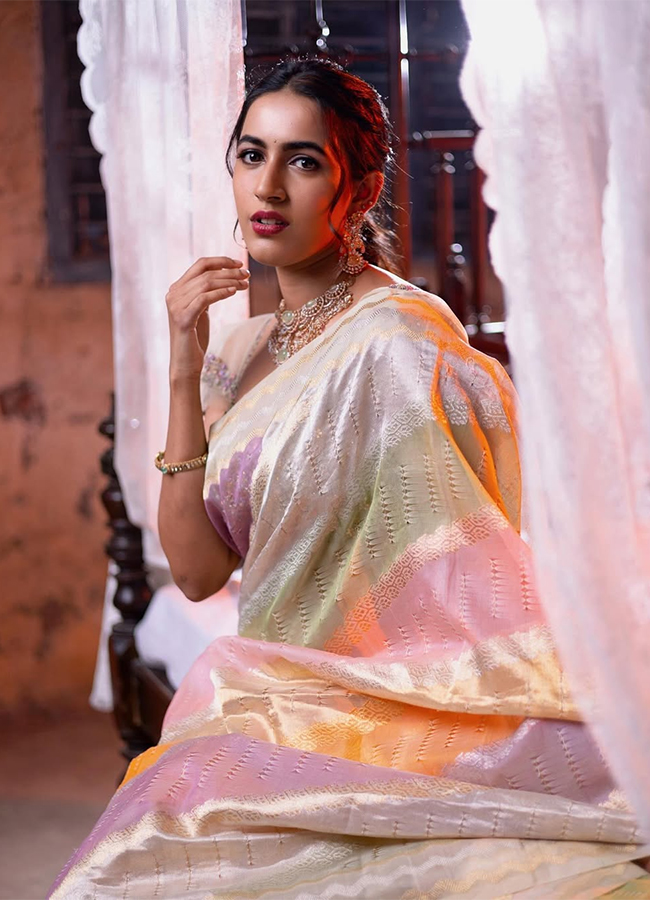 Actress_20Niharika_20Konidela_20New_20Song_20photos_20goes_20viral__20_283_29.jpg 3