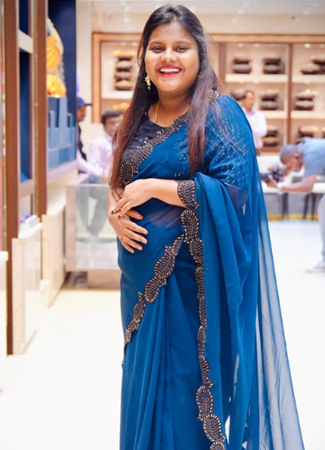 Yadama_20raju_20wife_20Maternal_20function12.jpg 13