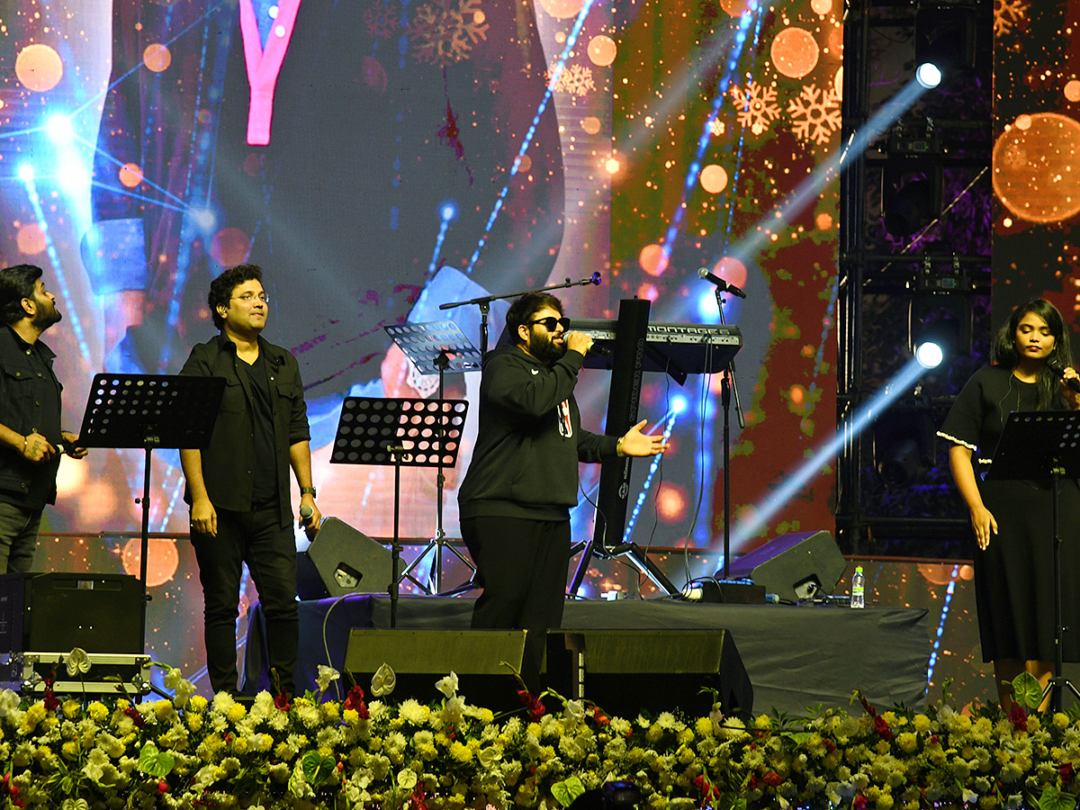 praja_20palana_20celebrations_20in_20Thaman_20Music_20Show_20Photos__20_2815_29.jpg 15
