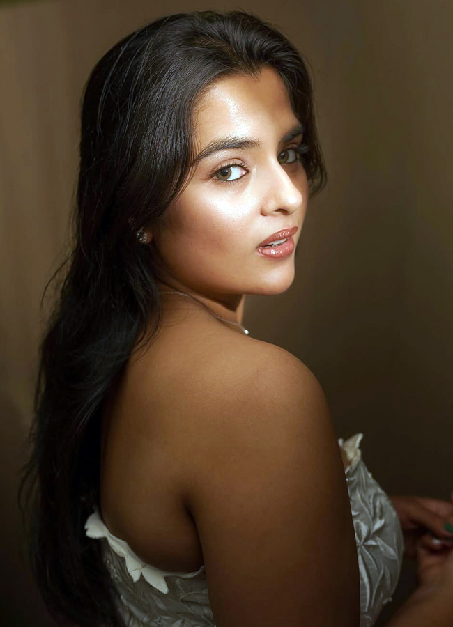 Balagam_20actress_20kavya_20kalyanram_20photos6.jpg 7