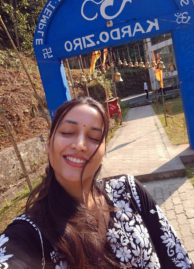 Srinidhi_20shetty11.jpg 12