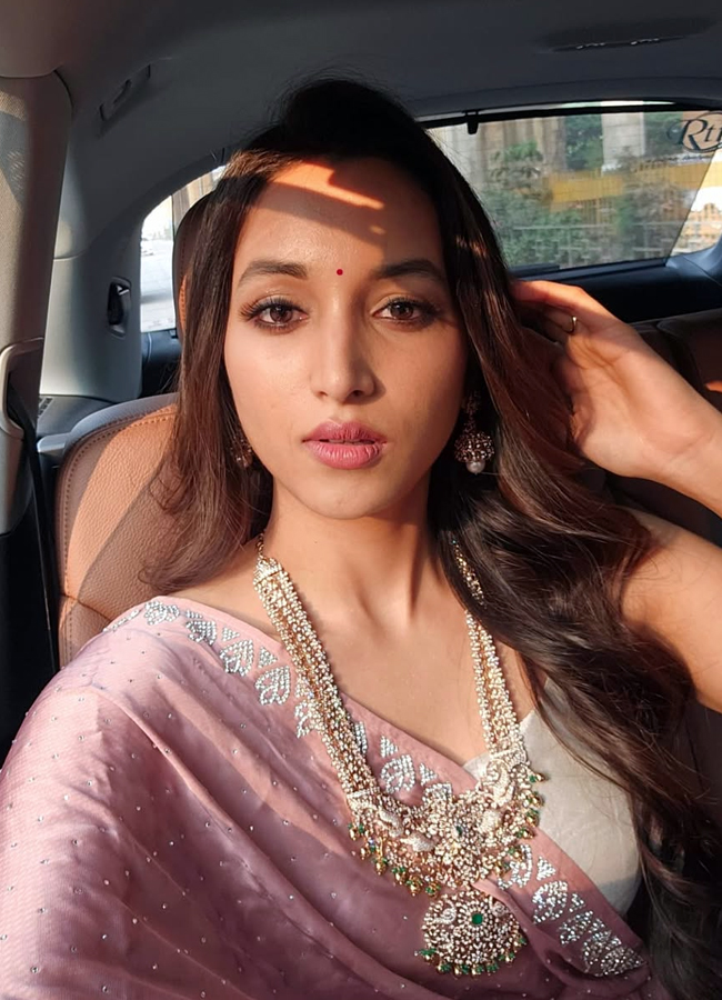 Srinidhi_20shetty13.jpg 14