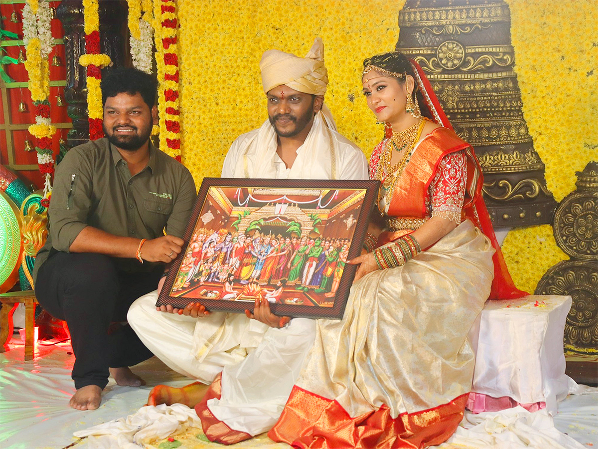 director_20sandeep_20raj_20wedding_20reception_20photos__2014.jpg 14