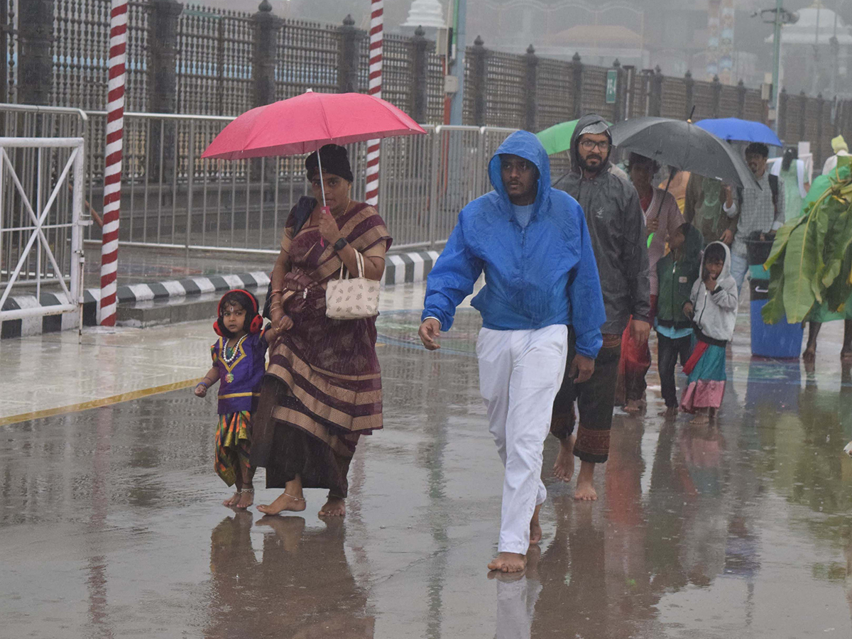 Heavy_20rain_20in_20tirumala_20today_20photos_13.jpg 13