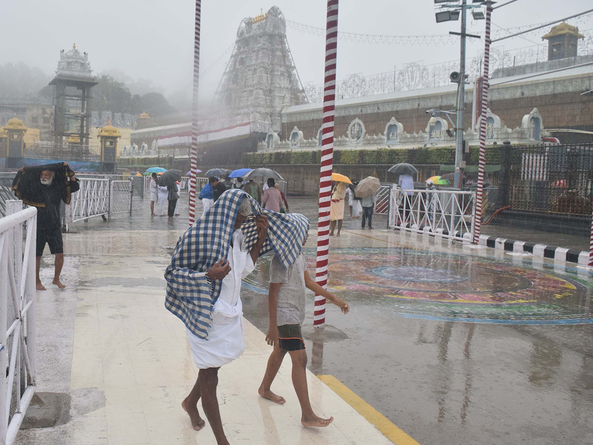 Heavy_20rain_20in_20tirumala_20today_20photos_17.jpg 17