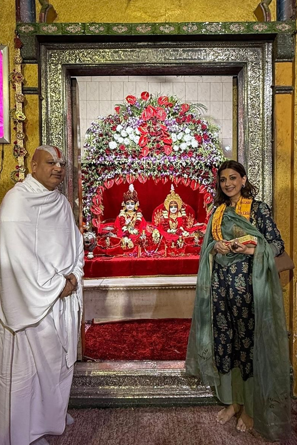 Sonali-Bendre-11_0.jpg 12