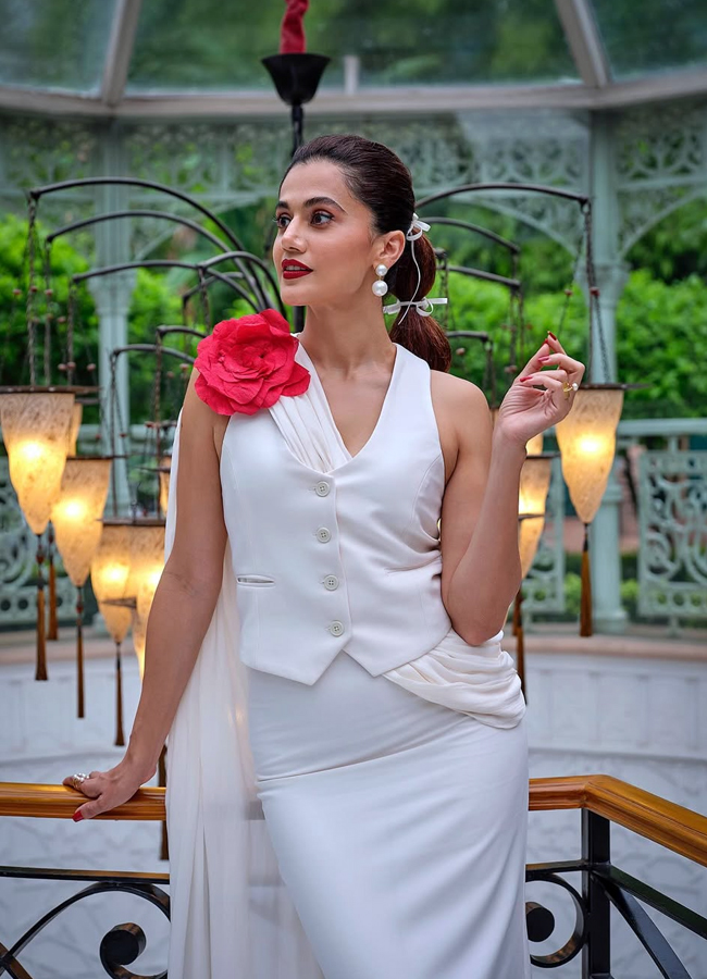 Tapsee_20Ponnu11.jpg 12