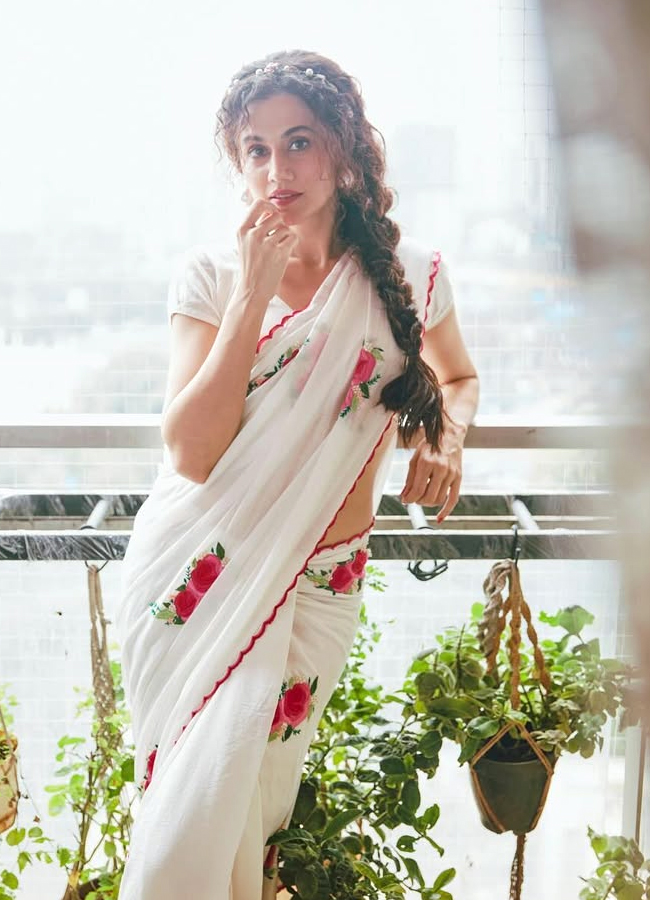 Tapsee_20Ponnu13.jpg 14