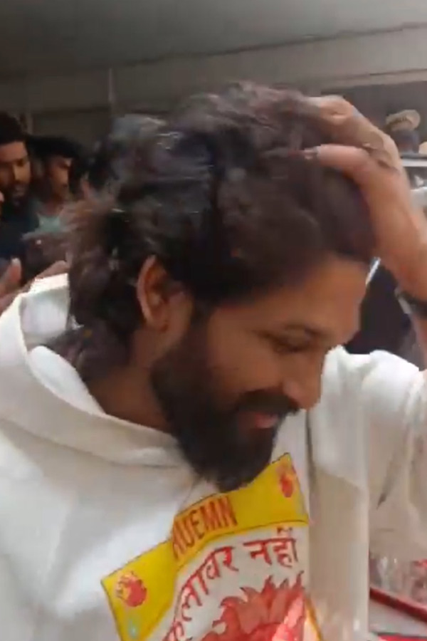 Actor_20Allu_20Arjun_20arrested_20in_20Sandhya_20Theatre_20stampede_20case_20Photos_20Viral_20_287_29.jpg 8