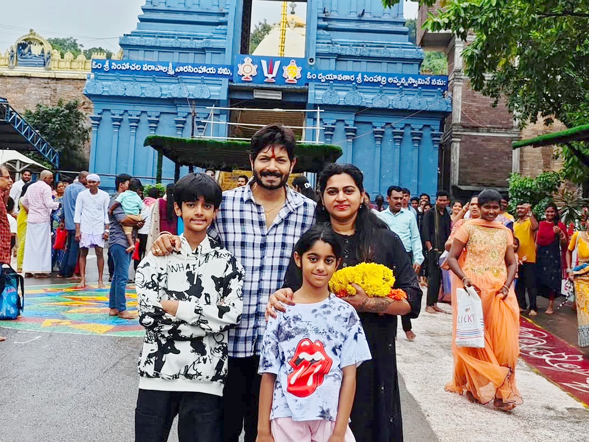 Bigg_20Boss_20Telugu_20Season_202_20Winner_20Kaushal_20Manda_20Visit_20SimhaChalam_20Temple_20Along_20With_20Family_20Photos_20_287_29.jpg 1