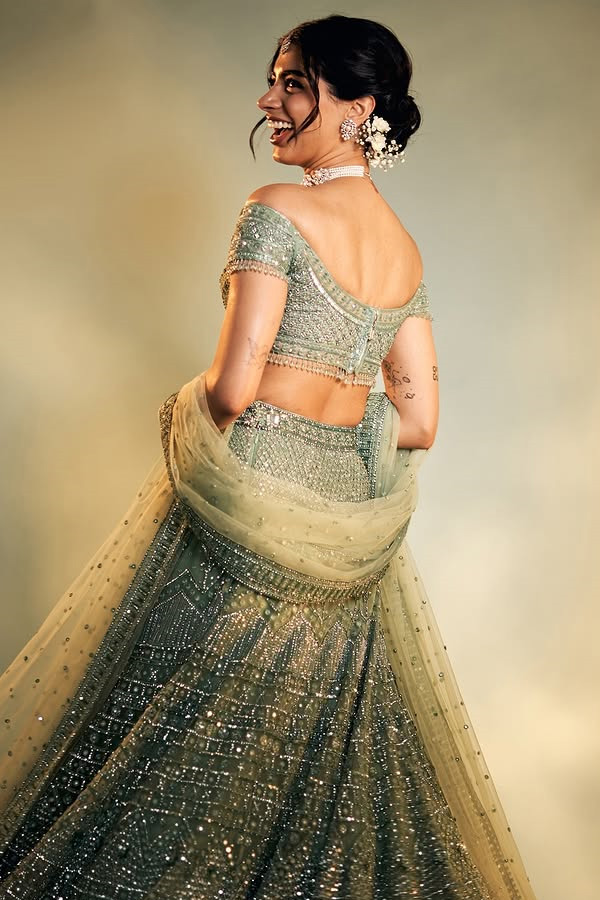 Khushi_20Kapoor_20gorgeous_20Stunning_20Looks_20Photos_20_285_29.jpg 6