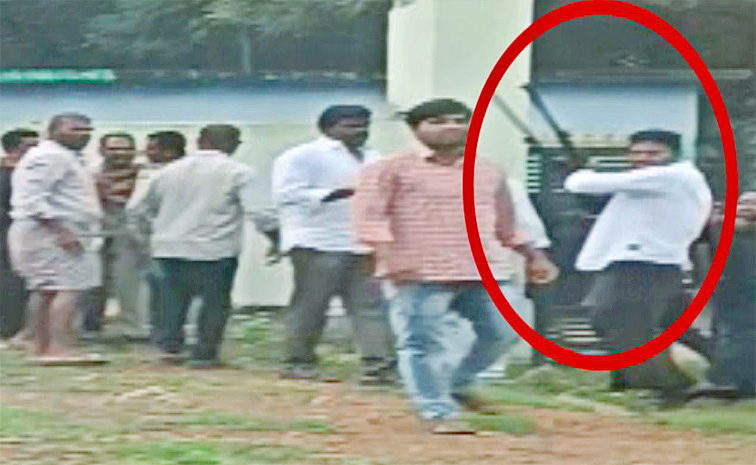 Sakshi-TV-Journalist_1.jpg