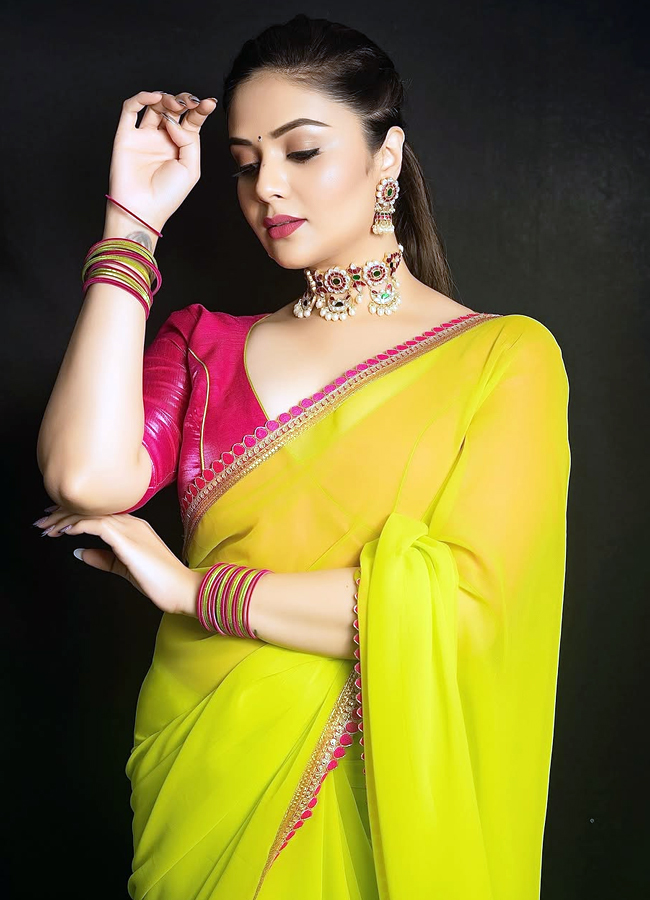 SreeMukhi_20latest_20photos14.jpg 15