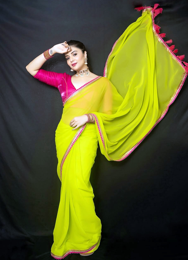 SreeMukhi_20latest_20photos3.jpg 4