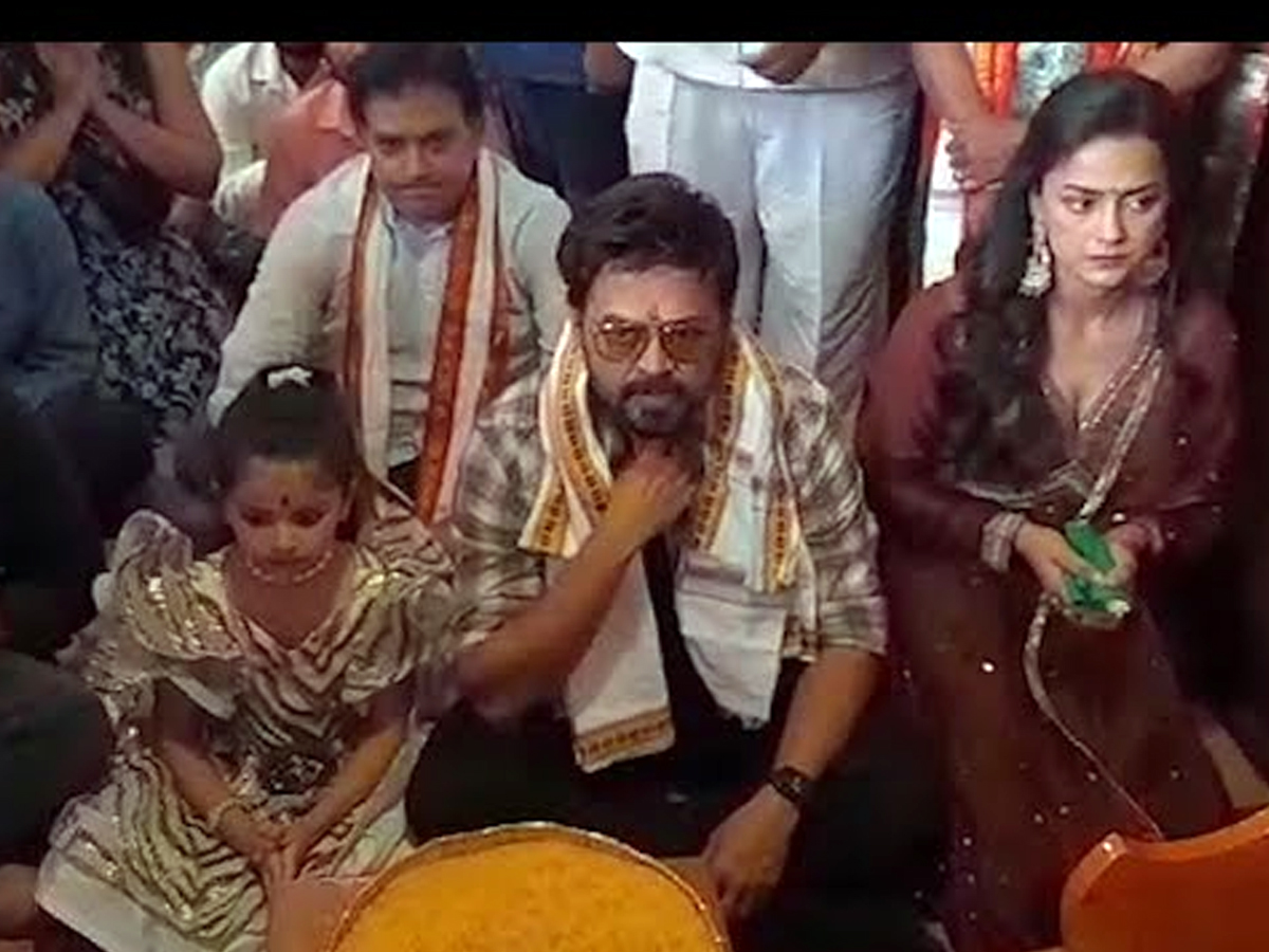 Victory_20Venkatesh_20Birthday_20special9_0.jpg 10