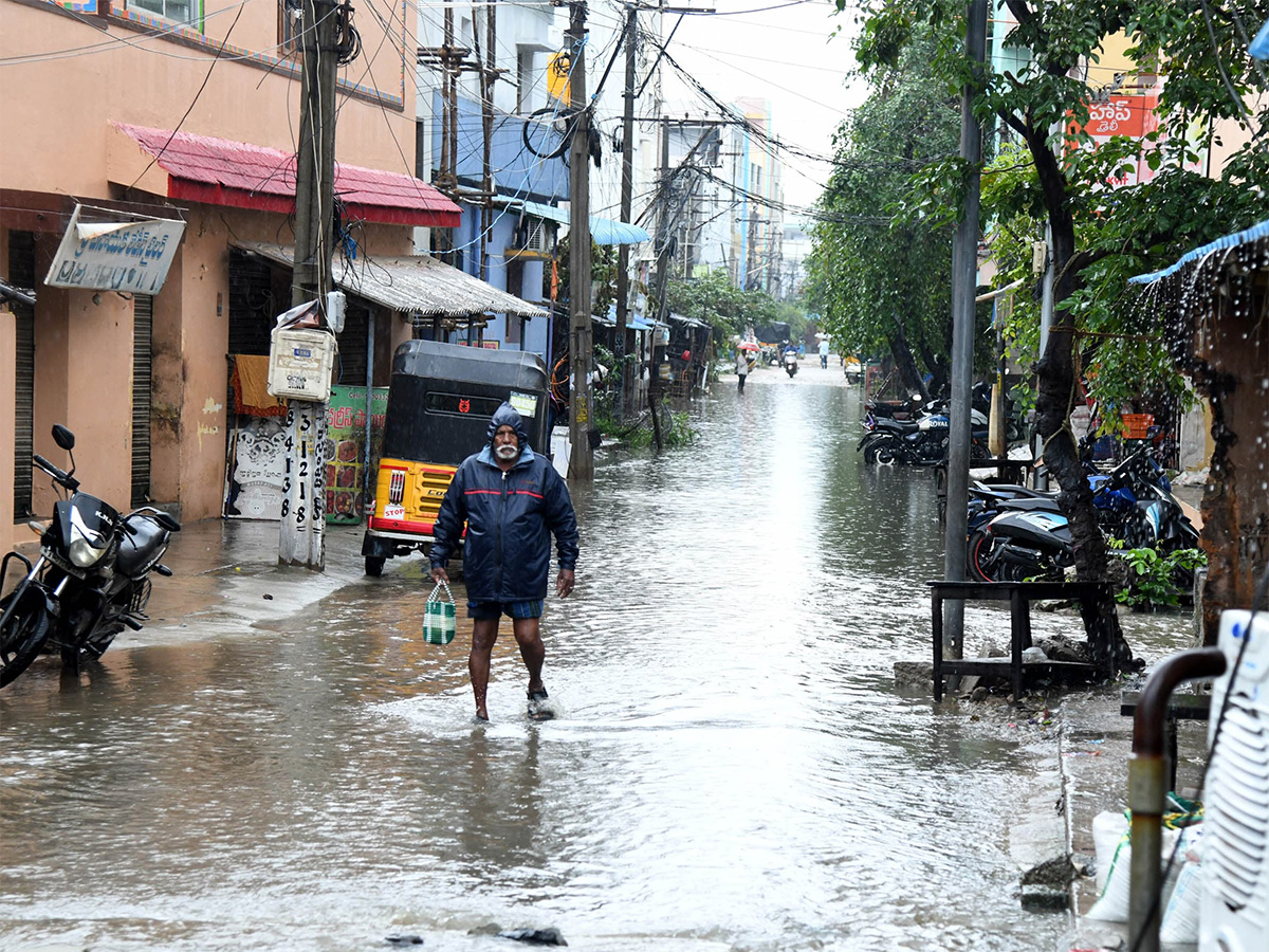 heavy_20rain_20in_20tirupati_20live_20updates_20photos_20goes_20viral__20_2860_29.jpg 60