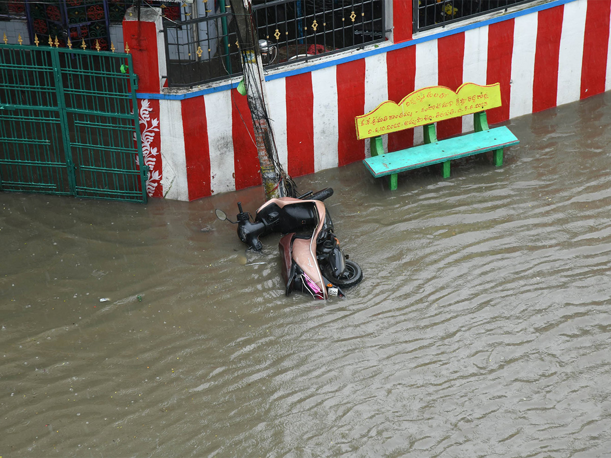 heavy_20rain_20in_20tirupati_20live_20updates_20photos_20goes_20viral__20_2861_29.jpg 61