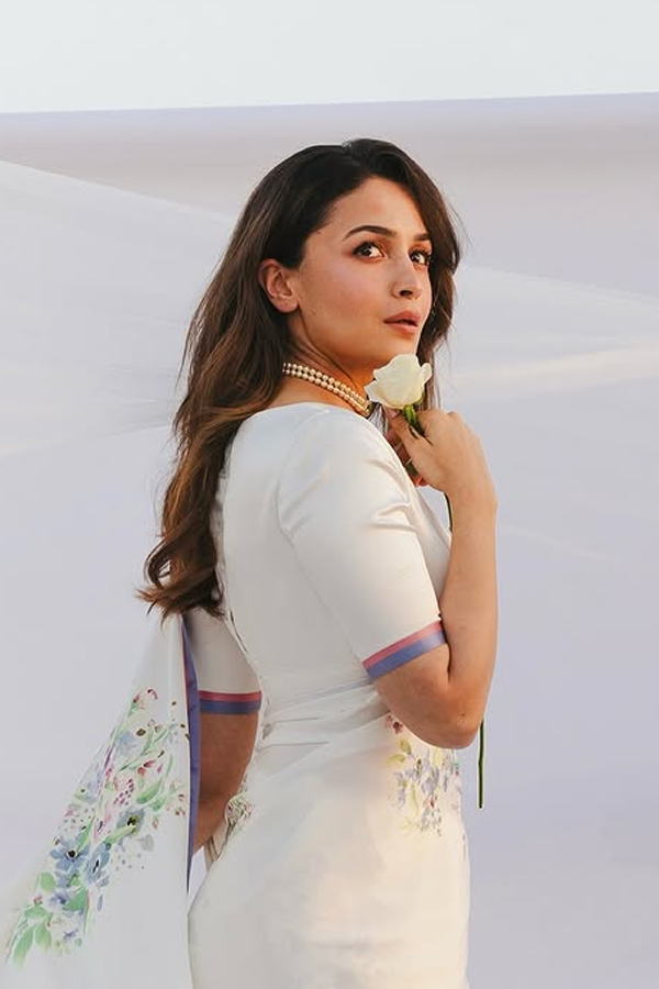 Alia-Bhatt-1.jpg 2