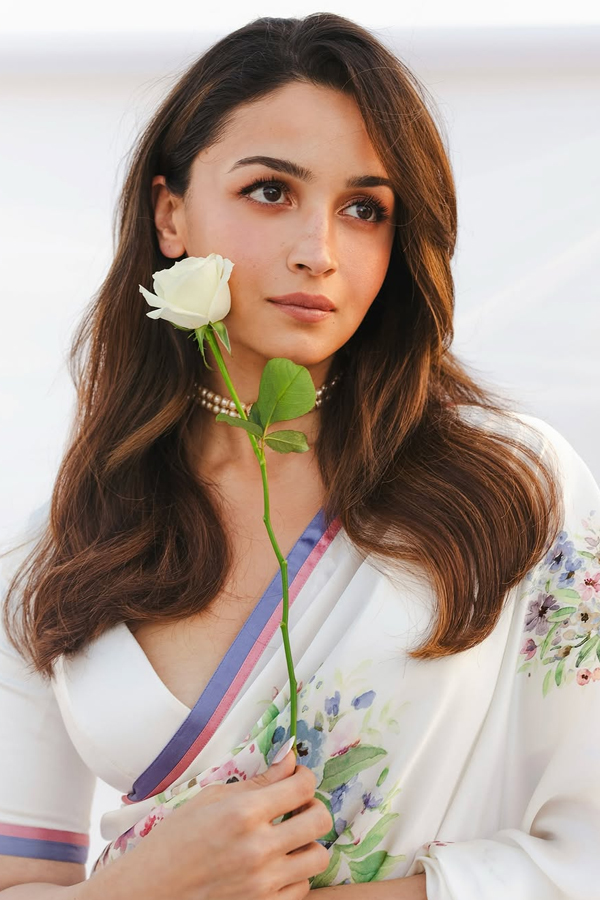 Alia-Bhatt-2.jpg 3