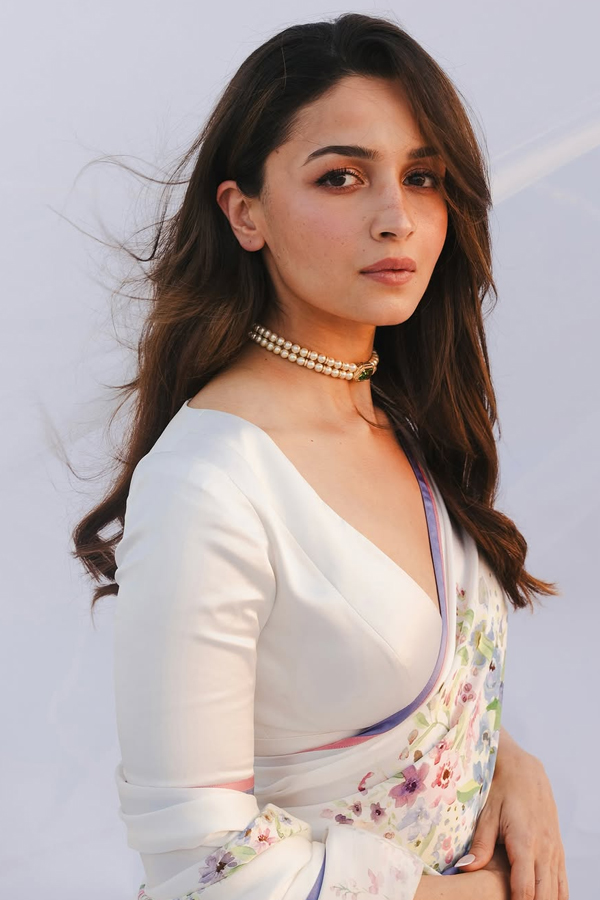 Alia-Bhatt-4.jpg 5