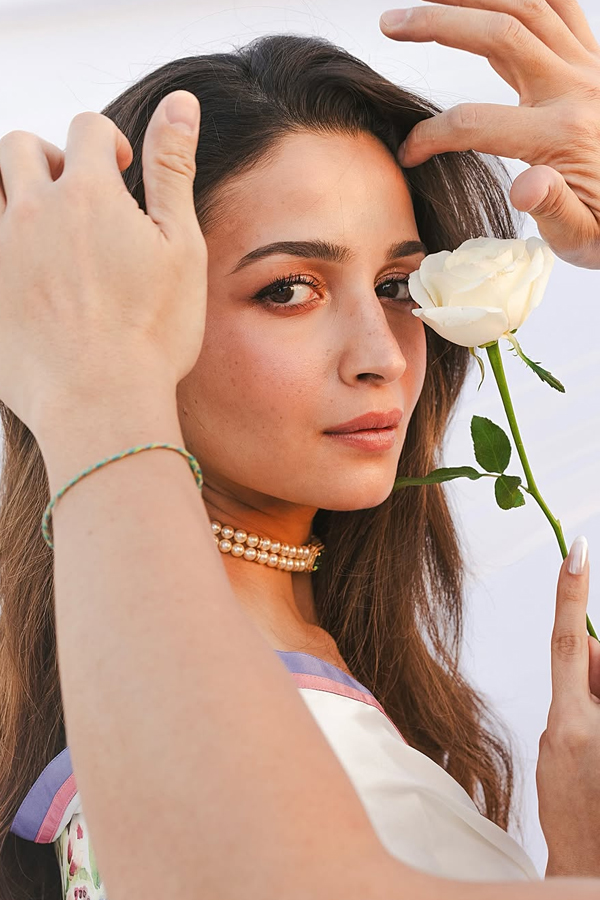 Alia-Bhatt-5.jpg 6