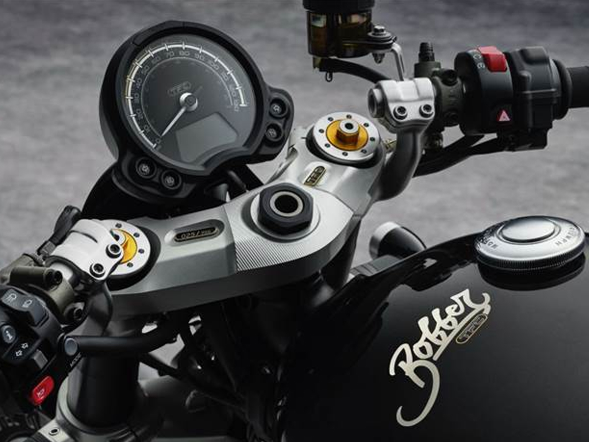 Triumph-New-Custom-Bobber-11.jpg 12