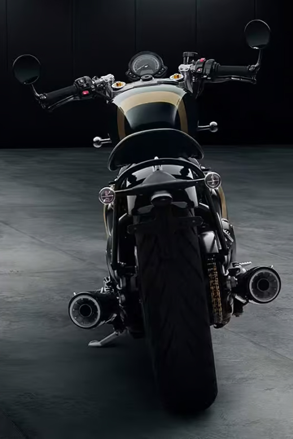 Triumph-New-Custom-Bobber-4.jpg 5