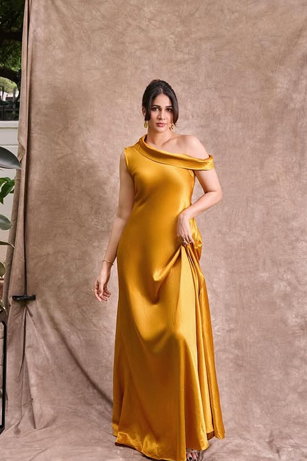 Intresting_20Facts_20About_20Lavanya_20Tripathi_20On_20occasion_20of_20Birthday_20Photos_20_2815_29.jpg 16
