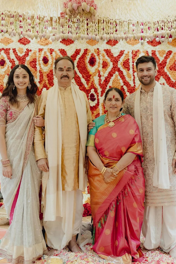 Samanta_20Dhulipala_20Shares_20emotional_20Moments_20form_20Sobhita_20and_20Naga_20Chaitanya_20Wedding_20Photos_20_2813_29.jpg 14
