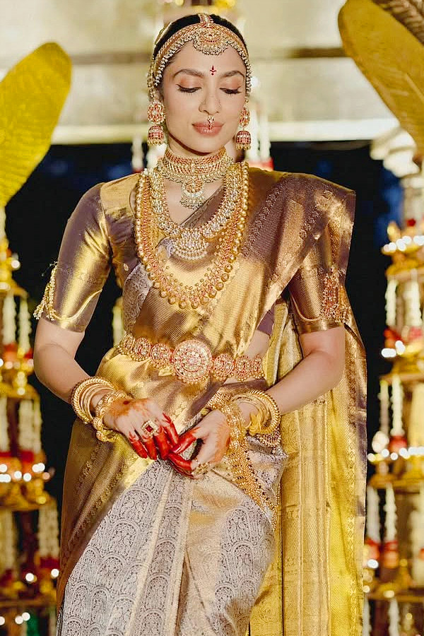 Samanta_20Dhulipala_20Shares_20emotional_20Moments_20form_20Sobhita_20and_20Naga_20Chaitanya_20Wedding_20Photos_20_282_29.jpg 3