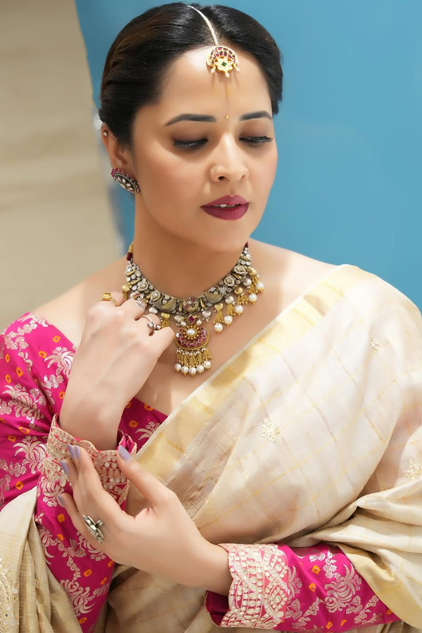 Anasuya-Bharadwaj-10.jpg 11