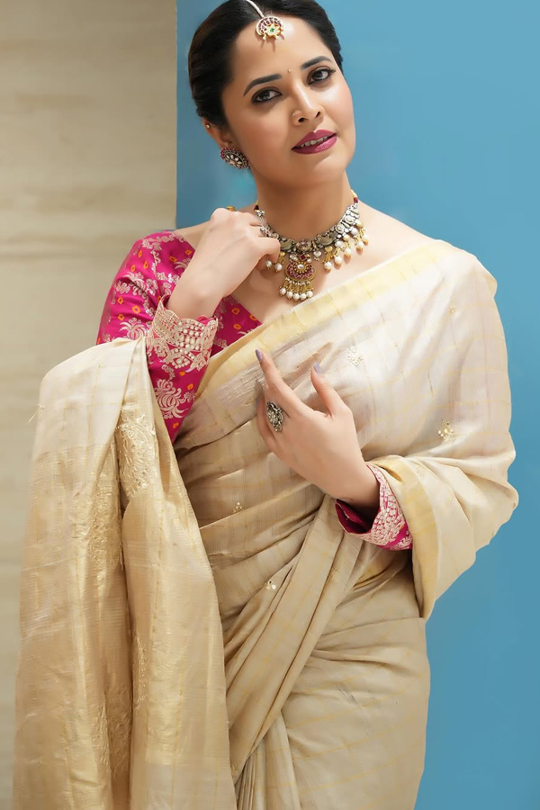 Anasuya-Bharadwaj-3.jpg 4