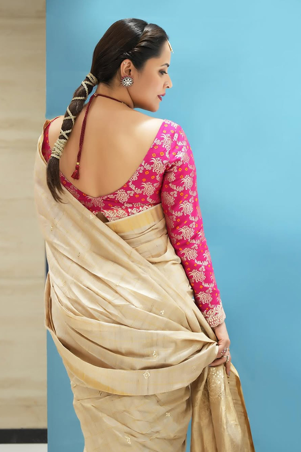 Anasuya-Bharadwaj-4.jpg 5