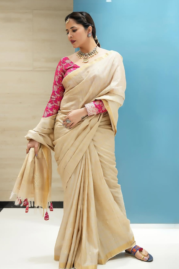 Anasuya-Bharadwaj-8.jpg 9