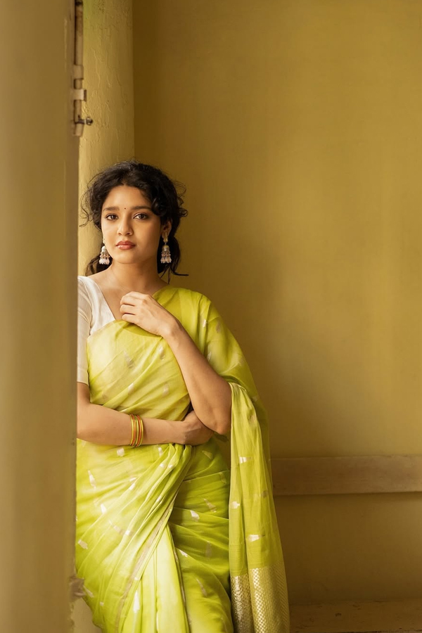 Ritika-Singh-1.jpg 2